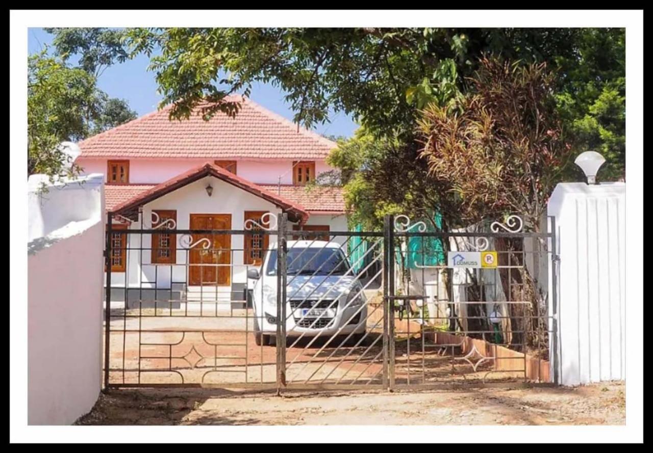 Domuss Homestay 마디케리 외부 사진